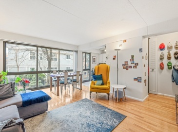 55 Sewall, Brookline, Massachusetts, 2 Bedrooms Bedrooms, 4 Rooms Rooms,1.5 BathroomsBathrooms,Residential,For Sale,Sewall,73497541