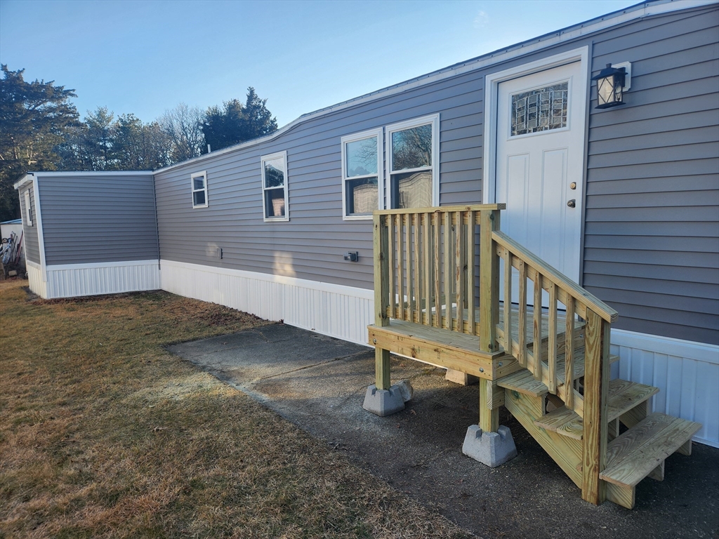 3 4th Ave, Bourne, Massachusetts, 2 Bedrooms Bedrooms, 3 Rooms Rooms,1 BathroomBathrooms,Residential,For Sale,4th Ave,73467118
