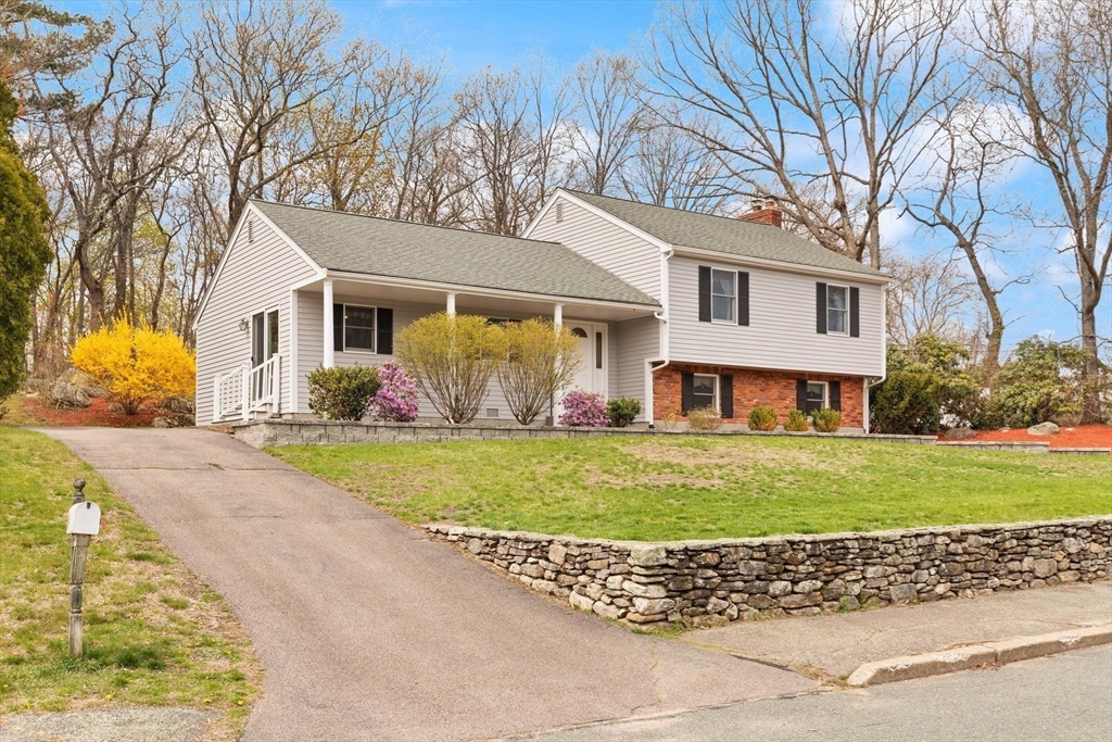 23 Inman Rd, Weymouth, Massachusetts, 3 Bedrooms Bedrooms, 7 Rooms Rooms,2 BathroomsBathrooms,Residential,For Sale,Inman Rd,73508649