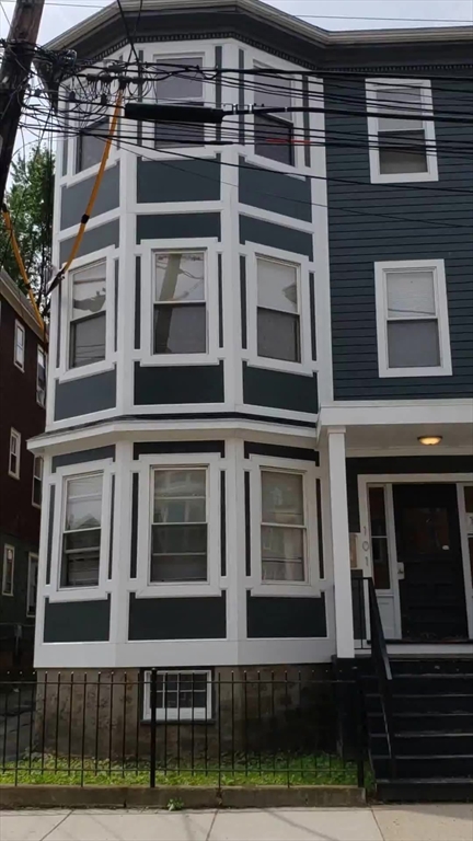 101 Calumet, Boston, Massachusetts, 3 Bedrooms Bedrooms, 5 Rooms Rooms,1 BathroomBathrooms,Residential Lease,For Rent,Calumet,73527315