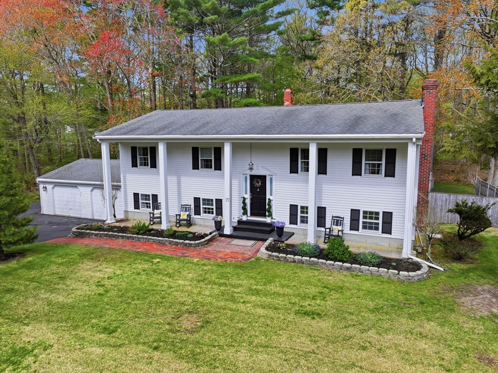 15 Hemlock Dr, Norwell, Massachusetts, 4 Bedrooms Bedrooms, 11 Rooms Rooms,3 BathroomsBathrooms,Residential,For Sale,Hemlock Dr,73517976