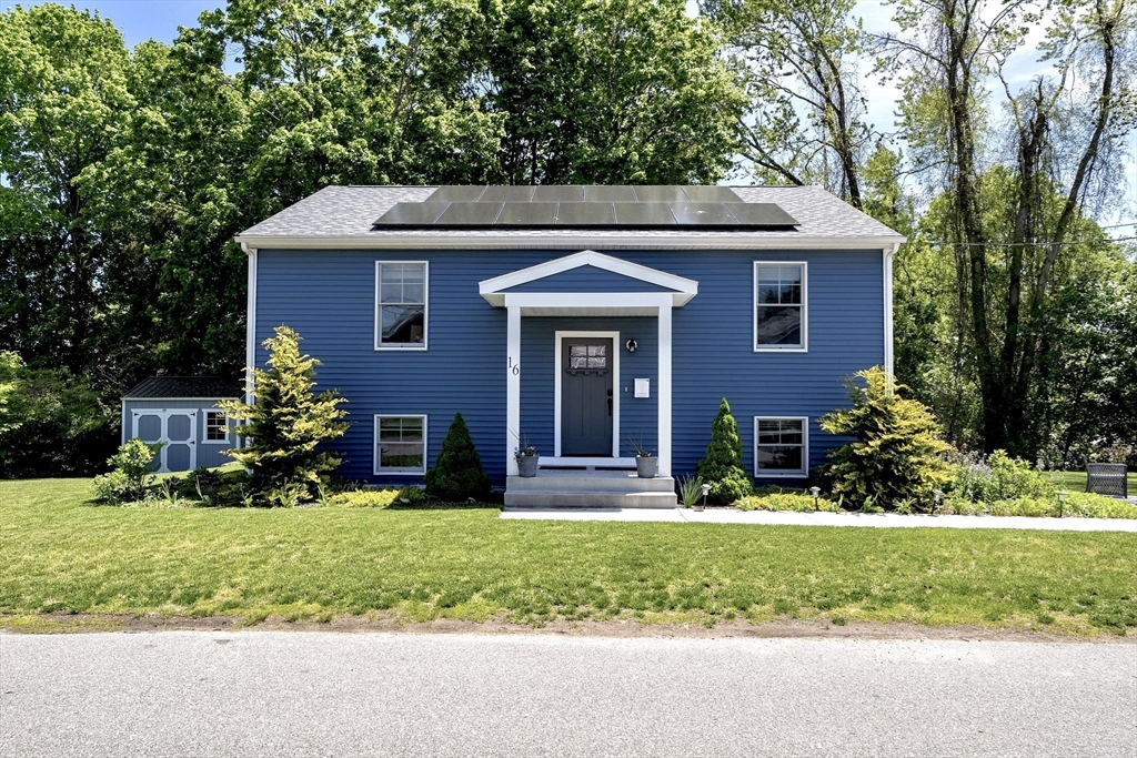 16 Clancy St, Swansea, Massachusetts, 3 Bedrooms Bedrooms, 5 Rooms Rooms,1.5 BathroomsBathrooms,Residential,For Sale,Clancy St,73527703