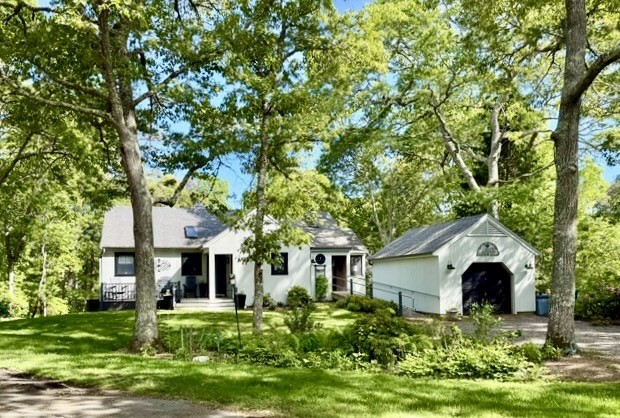 7 Ploughshare Lane, Oak Bluffs, Massachusetts, 3 Bedrooms Bedrooms, 5 Rooms Rooms,2.5 BathroomsBathrooms,Residential,For Sale,Ploughshare Lane,73527741