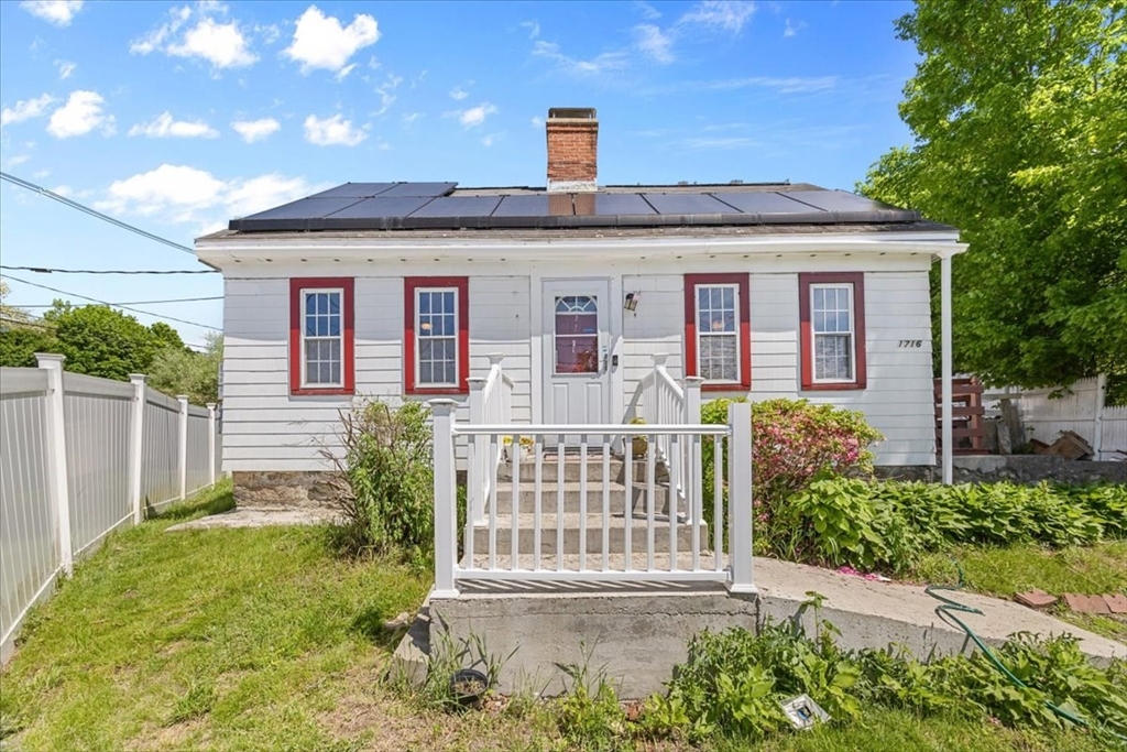 1716 Central Street, Stoughton, Massachusetts, 3 Bedrooms Bedrooms, 7 Rooms Rooms,1.5 BathroomsBathrooms,Residential,For Sale,Central Street,73527754