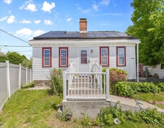 1716 Central Street, Stoughton, Massachusetts, 3 Bedrooms Bedrooms, 7 Rooms Rooms,1.5 BathroomsBathrooms,Residential,For Sale,Central Street,73527754