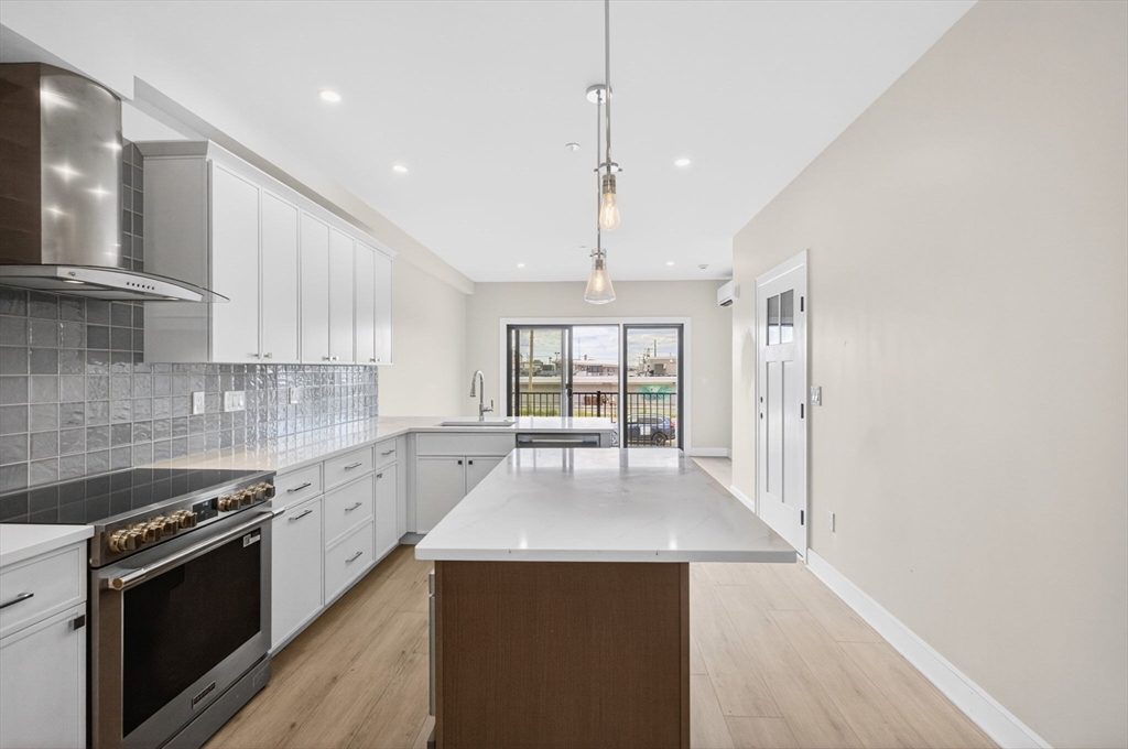 16 Northend Blvd, Salisbury, Massachusetts, 3 Bedrooms Bedrooms, 6 Rooms Rooms,3.5 BathroomsBathrooms,Residential,For Sale,Northend Blvd,73527773