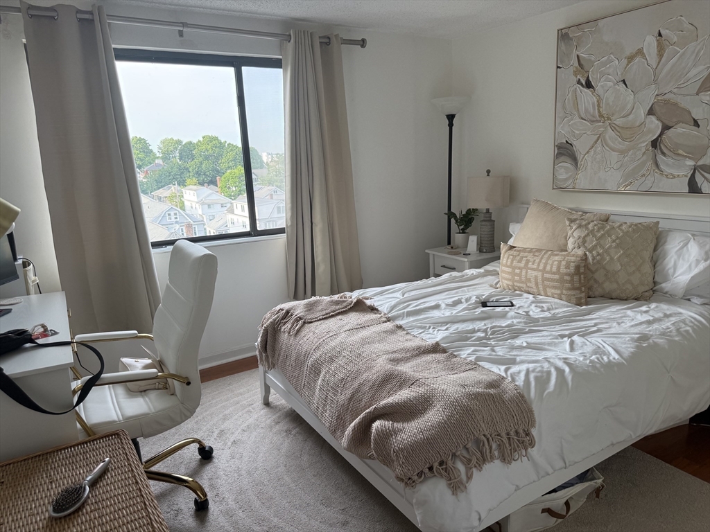 8 Ninth St, Medford, Massachusetts, 2 Bedrooms Bedrooms, 5 Rooms Rooms,2 BathroomsBathrooms,Residential Lease,For Rent,Ninth St,73527782