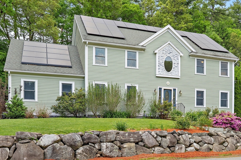 139 Willow Street, Acton, Massachusetts, 4 Bedrooms Bedrooms, 10 Rooms Rooms,3.5 BathroomsBathrooms,Residential,For Sale,Willow Street,73527770