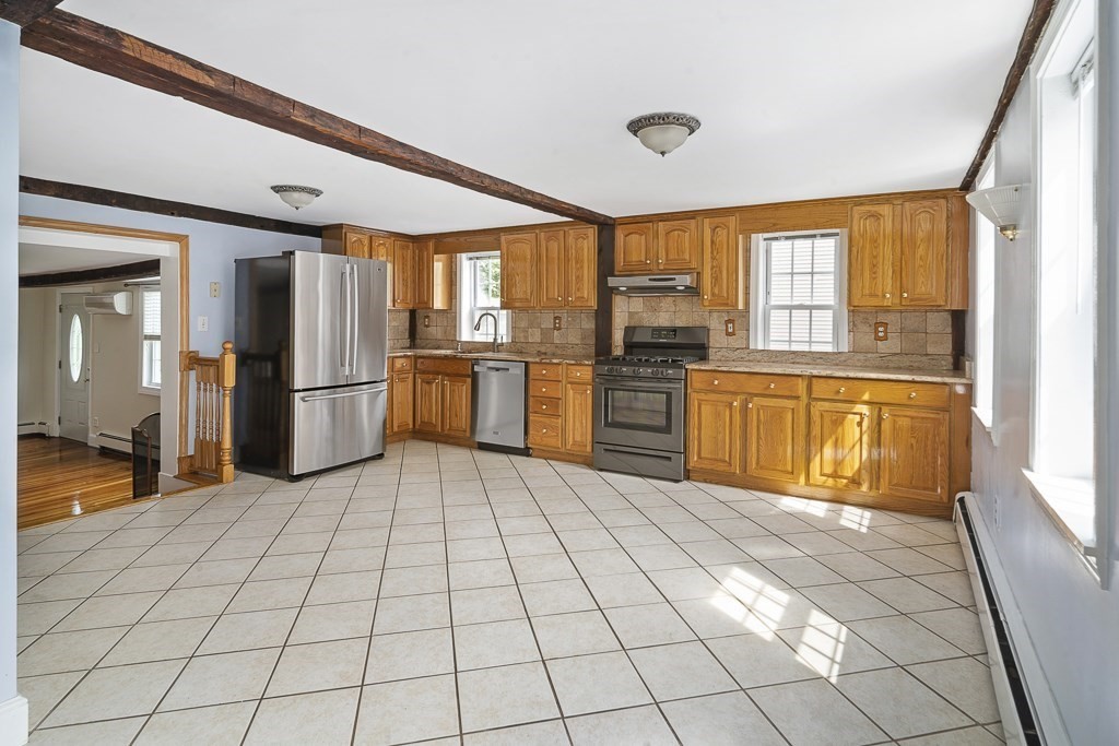 183 Sherman, Cambridge, Massachusetts, 3 Bedrooms Bedrooms, 5 Rooms Rooms,1.5 BathroomsBathrooms,Residential Lease,For Rent,Sherman,73523998