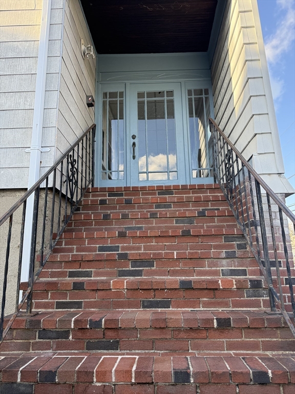 483 Newport Ave, Quincy, Massachusetts, 1 Bedroom Bedrooms, 3 Rooms Rooms,1 BathroomBathrooms,Residential Lease,For Rent,Newport Ave,73503635