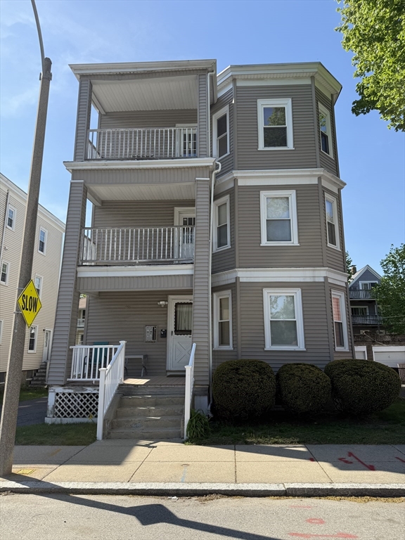 33 Newburg St, Boston, Massachusetts, 2 Bedrooms Bedrooms, 7 Rooms Rooms,1 BathroomBathrooms,Residential Lease,For Rent,Newburg St,73513243