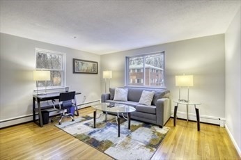 56 Curtis Street, Quincy, Massachusetts, 1 Bedroom Bedrooms, 3 Rooms Rooms,1 BathroomBathrooms,Residential Lease,For Rent,Curtis Street,73527633