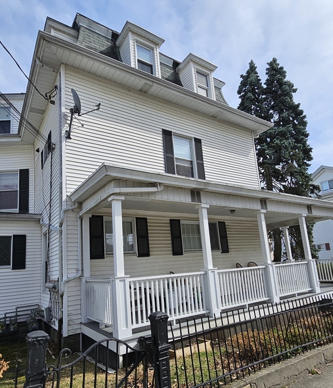 145 Grove Street, Fall River, Massachusetts, 1 Bedroom Bedrooms, 3 Rooms Rooms,1 BathroomBathrooms,Residential Lease,For Rent,Grove Street,73527828