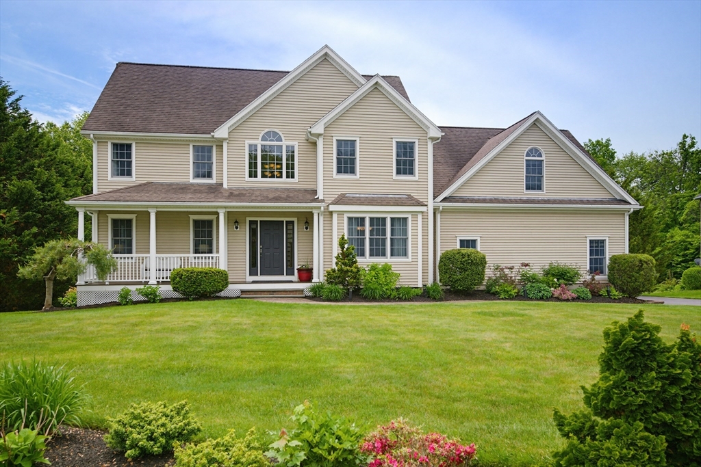 52 Kensington Ct, Swansea, Massachusetts, 3 Bedrooms Bedrooms, 11 Rooms Rooms,3 BathroomsBathrooms,Residential,For Sale,Kensington Ct,73527841