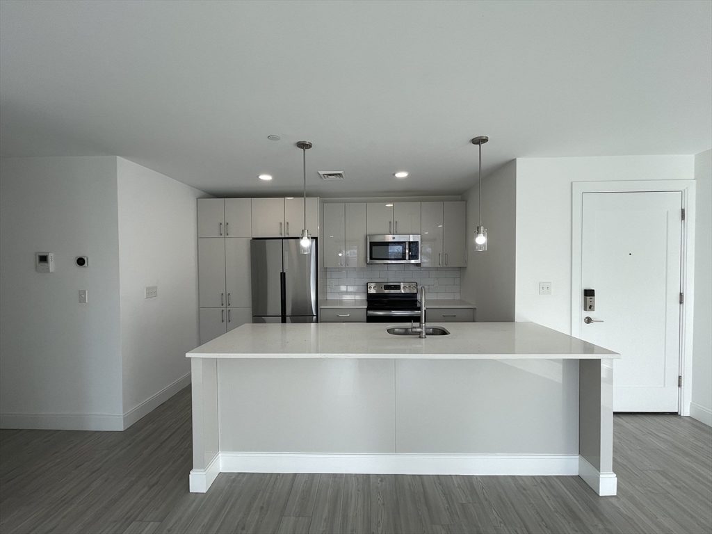 42 North Beacon St, Boston, Massachusetts, 4 Bedrooms Bedrooms, 6 Rooms Rooms,2 BathroomsBathrooms,Residential Lease,For Rent,North Beacon St,73512278