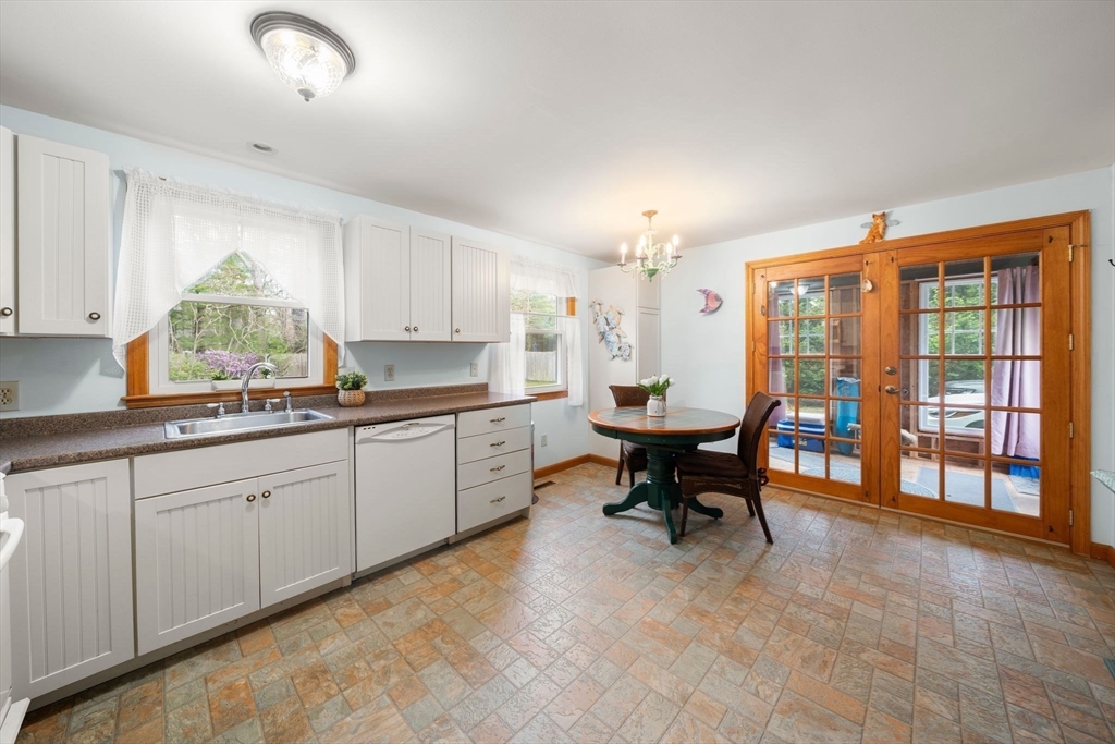 34 Newtown Rd, Sandwich, Massachusetts, 2 Bedrooms Bedrooms, 4 Rooms Rooms,1 BathroomBathrooms,Residential,For Sale,Newtown Rd,73527290