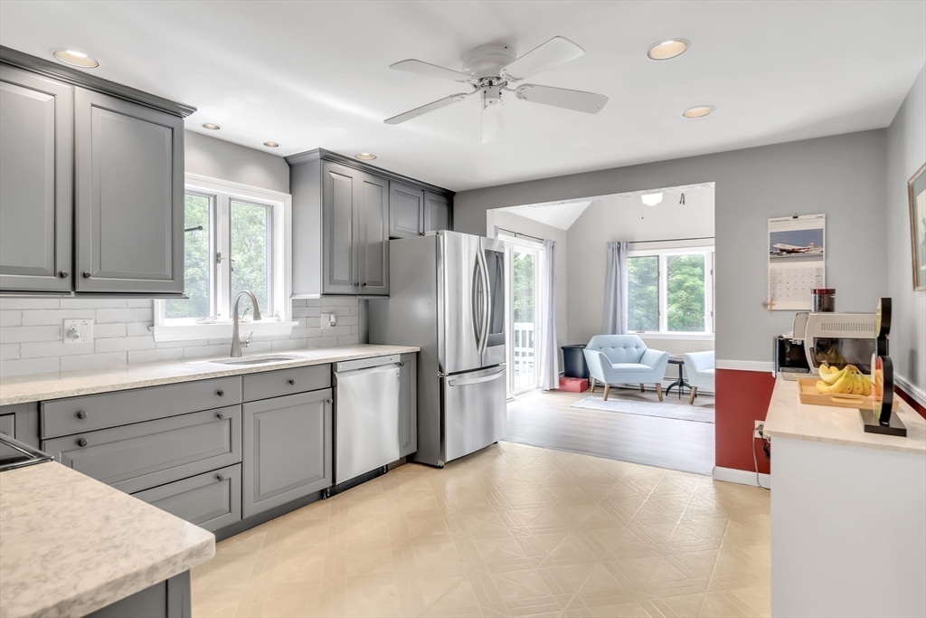 14 Otis Street, Woburn, Massachusetts, 4 Bedrooms Bedrooms, 10 Rooms Rooms,3 BathroomsBathrooms,Residential,For Sale,Otis Street,73527968
