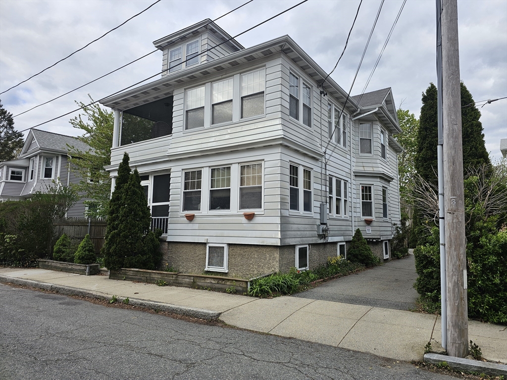 65-67 Farnham Street, Fall River, Massachusetts, 4 Bedrooms Bedrooms, 10 Rooms Rooms,2 BathroomsBathrooms,Residential Income,For Sale,Farnham Street,73527818