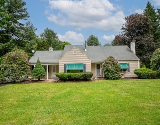211 Sewall St, Boylston, Massachusetts, 3 Bedrooms Bedrooms, 9 Rooms Rooms,2.5 BathroomsBathrooms,Residential,For Sale,Sewall St,73527848