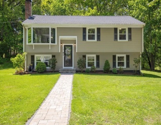 2 Wilson Ln, Plymouth, Massachusetts, 4 Bedrooms Bedrooms, 8 Rooms Rooms,2 BathroomsBathrooms,Residential,For Sale,Wilson Ln,73527914