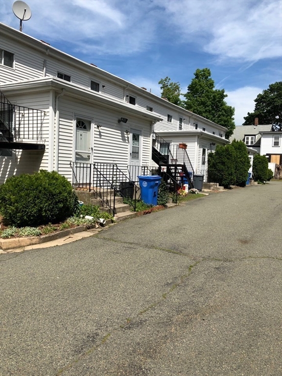 23 Brown St., Waltham, Massachusetts, 1 Bedroom Bedrooms, 2 Rooms Rooms,1 BathroomBathrooms,Residential Lease,For Rent,Brown St.,73527916