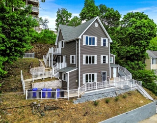 468 Salem St, Malden, Massachusetts, 6 Bedrooms Bedrooms, 16 Rooms Rooms,4 BathroomsBathrooms,Residential Income,For Sale,Salem St,73527683