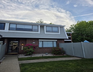206 Greenbrook Dr, Stoughton, Massachusetts, 2 Bedrooms Bedrooms, 6 Rooms Rooms,1.5 BathroomsBathrooms,Residential,For Sale,Greenbrook Dr,73527932