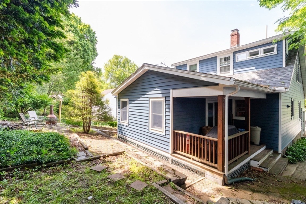 79 Redlands Rd, Boston, Massachusetts, 3 Bedrooms Bedrooms, 9 Rooms Rooms,1.5 BathroomsBathrooms,Residential,For Sale,Redlands Rd,73528088