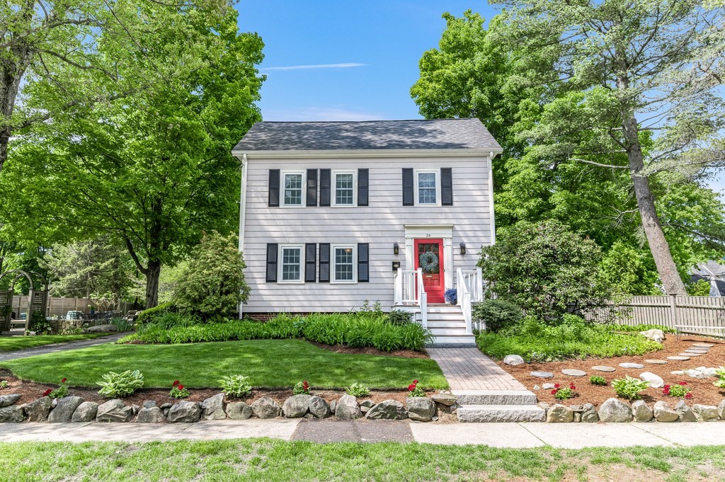 38 Berkeley St, Reading, Massachusetts, 4 Bedrooms Bedrooms, 8 Rooms Rooms,1.5 BathroomsBathrooms,Residential,For Sale,Berkeley St,73528196