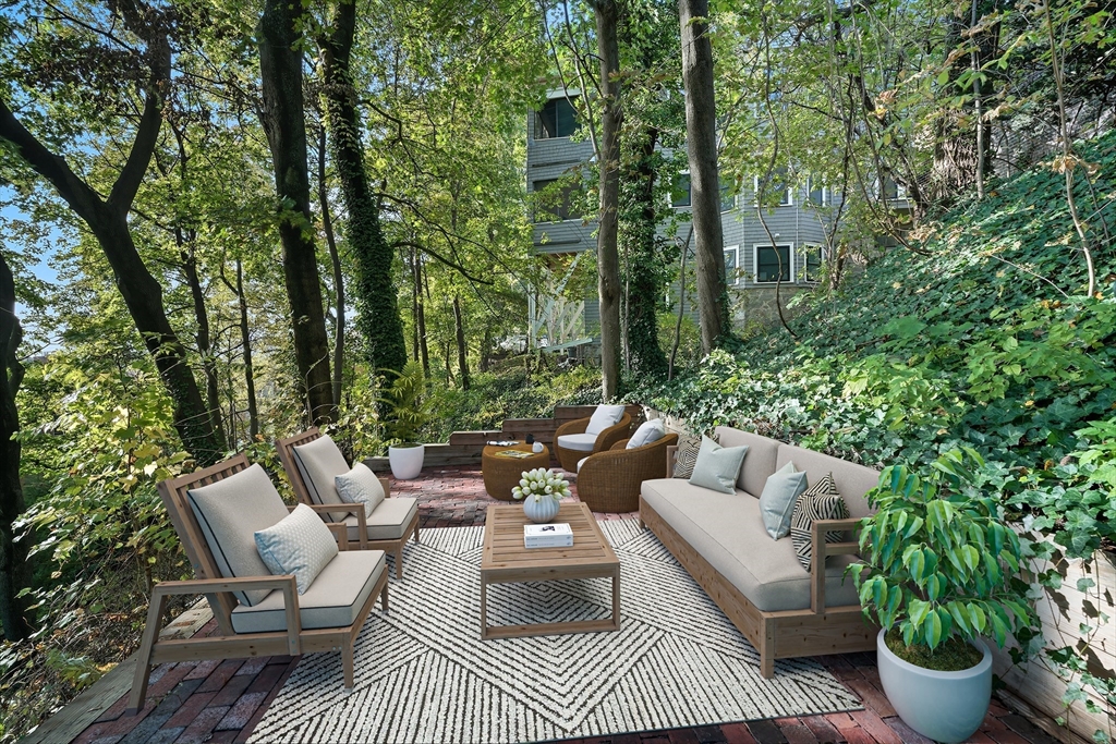 184 Rawson Rd, Brookline, Massachusetts, 5 Bedrooms Bedrooms, 7 Rooms Rooms,3.5 BathroomsBathrooms,Residential,For Sale,Rawson Rd,73527992