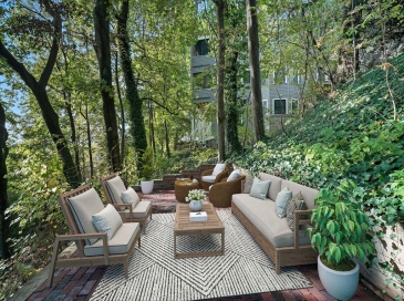 184 Rawson Rd, Brookline, Massachusetts, 5 Bedrooms Bedrooms, 7 Rooms Rooms,3.5 BathroomsBathrooms,Residential,For Sale,Rawson Rd,73527992
