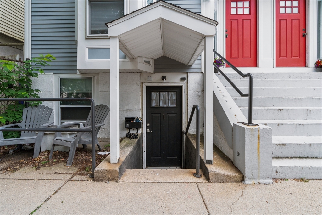 314 W 4th, Boston, Massachusetts, 1 Bedroom Bedrooms, 3 Rooms Rooms,1 BathroomBathrooms,Residential,For Sale,W 4th,73528232