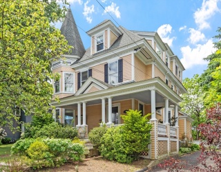 10 Stevens St, Methuen, Massachusetts, 4 Bedrooms Bedrooms, 10 Rooms Rooms,3 BathroomsBathrooms,Residential,For Sale,Stevens St,73527999