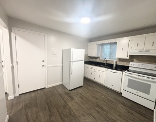 75 Vine Street, Saugus, Massachusetts, 1 Bedroom Bedrooms, 3 Rooms Rooms,1 BathroomBathrooms,Residential Lease,For Rent,Vine Street,73527998