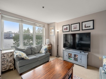113 Sumner St, Boston, Massachusetts, 2 Bedrooms Bedrooms, 4 Rooms Rooms,1 BathroomBathrooms,Residential,For Sale,Sumner St,73527978 113 Sumner St, Boston, Massachusetts, 2 Bedrooms Bedrooms, 4 Rooms Rooms,1 BathroomBathrooms,Residential,For Sale,Sumner St,73527978