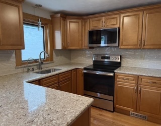 7 Puritan Road, Danvers, Massachusetts, 2 Bedrooms Bedrooms, 5 Rooms Rooms,1 BathroomBathrooms,Residential Lease,For Rent,Puritan Road,73528236
