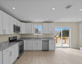 25 Lebanon St, Fall River, Massachusetts, 3 Bedrooms Bedrooms, 6 Rooms Rooms,2.5 BathroomsBathrooms,Residential,For Sale,Lebanon St,73528032