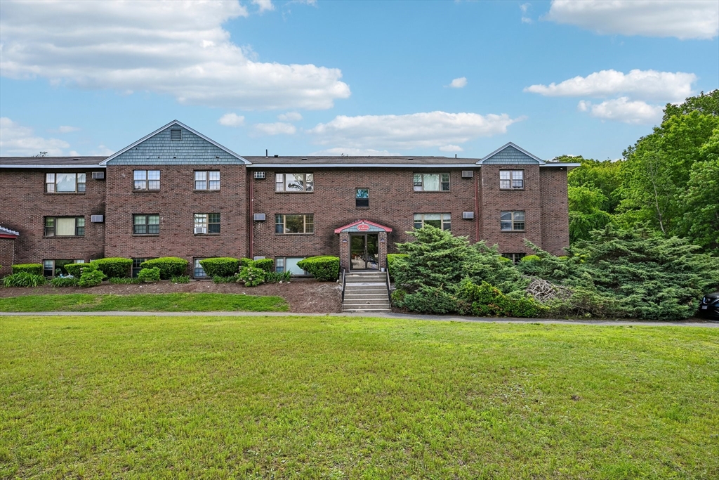 58 Spencer Rd, Boxborough, Massachusetts, 1 Bedroom Bedrooms, 4 Rooms Rooms,1 BathroomBathrooms,Residential,For Sale,Spencer Rd,73528038