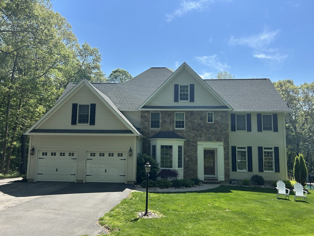 8 Iroquois Ln, Wilbraham, Massachusetts, 4 Bedrooms Bedrooms, 9 Rooms Rooms,3.5 BathroomsBathrooms,Residential,For Sale,Iroquois Ln,73521470