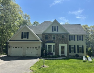 8 Iroquois Ln, Wilbraham, Massachusetts, 4 Bedrooms Bedrooms, 9 Rooms Rooms,3.5 BathroomsBathrooms,Residential,For Sale,Iroquois Ln,73521470