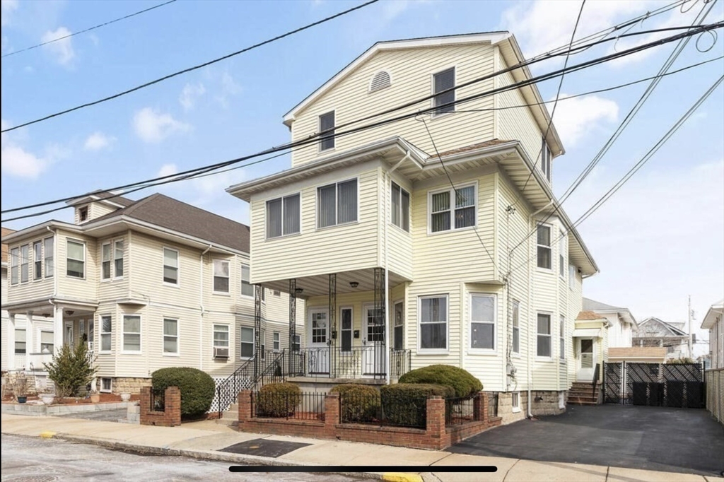 21 Bradbury Ave, Medford, Massachusetts, 3 Bedrooms Bedrooms, 5 Rooms Rooms,1 BathroomBathrooms,Residential Lease,For Rent,Bradbury Ave,73528092