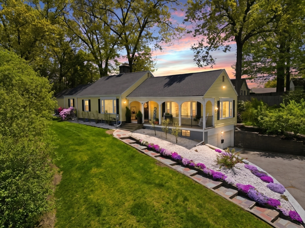 620 Roosevelt Ave, Springfield, Massachusetts, 3 Bedrooms Bedrooms, 7 Rooms Rooms,1.5 BathroomsBathrooms,Residential,For Sale,Roosevelt Ave,73528113