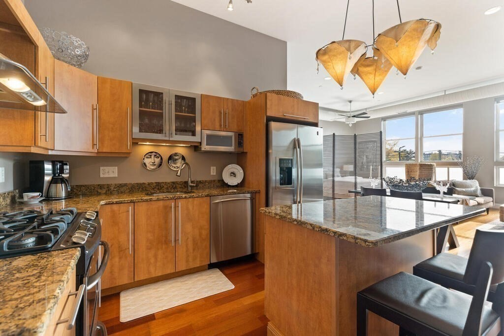 10 Ocean Ave, Revere, Massachusetts, 1 Bedroom Bedrooms, 3 Rooms Rooms,1 BathroomBathrooms,Residential,For Sale,Ocean Ave,73527857
