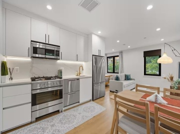 1618 Beacon Street, Brookline, Massachusetts, 3 Rooms Rooms,1 BathroomBathrooms,Residential Lease,For Rent,Beacon Street,73528120