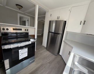 93 Friend Street, Amesbury, Massachusetts, 3 Bedrooms Bedrooms, 5 Rooms Rooms,1 BathroomBathrooms,Residential Lease,For Rent,Friend Street,73528146