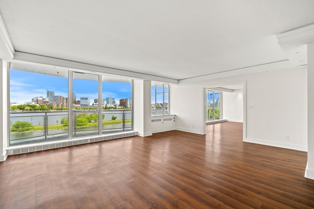 330 Beacon St, Boston, Massachusetts, 3 Bedrooms Bedrooms, 10 Rooms Rooms,3 BathroomsBathrooms,Residential,For Sale,Beacon St,73528005