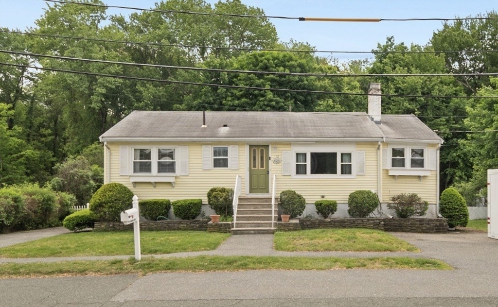 12 Karen Rd, Woburn, Massachusetts, 3 Bedrooms Bedrooms, 6 Rooms Rooms,1 BathroomBathrooms,Residential,For Sale,Karen Rd,73528132