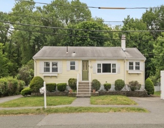 12 Karen Rd, Woburn, Massachusetts, 3 Bedrooms Bedrooms, 6 Rooms Rooms,1 BathroomBathrooms,Residential,For Sale,Karen Rd,73528132