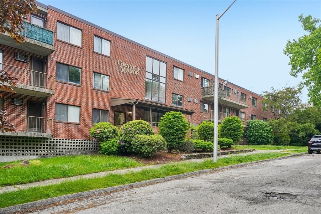 10 Rutledge St, Worcester, Massachusetts, 1 Bedroom Bedrooms, 3 Rooms Rooms,1 BathroomBathrooms,Residential,For Sale,Rutledge St,73528137