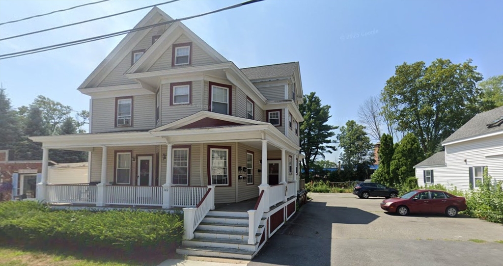 142 Elm St, Amesbury, Massachusetts, 2 Bedrooms Bedrooms, 5 Rooms Rooms,1 BathroomBathrooms,Residential Lease,For Rent,Elm St,73528165